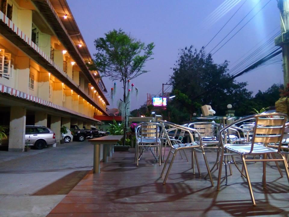 Inthanin Hotel Chiang Mai Exterior foto